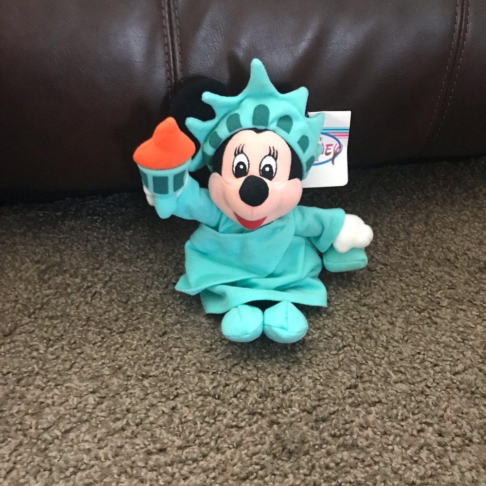 Minnie Mouse Statue of Liberty beanie